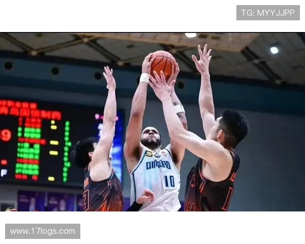 篮球季后赛战况激烈 多队球员伤退赛季悬念加剧